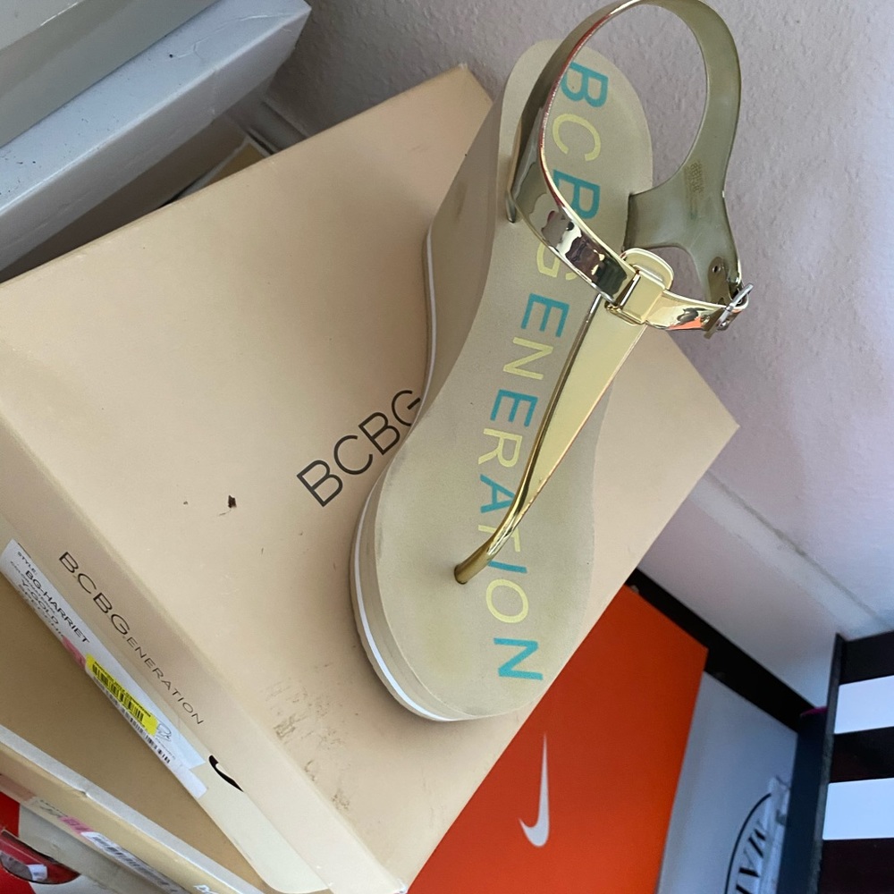 Bcbg wedge